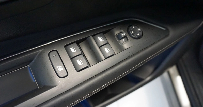 Peugeot 3008 cena 109900 przebieg: 60912, rok produkcji 2018 z Piaseczno małe 631